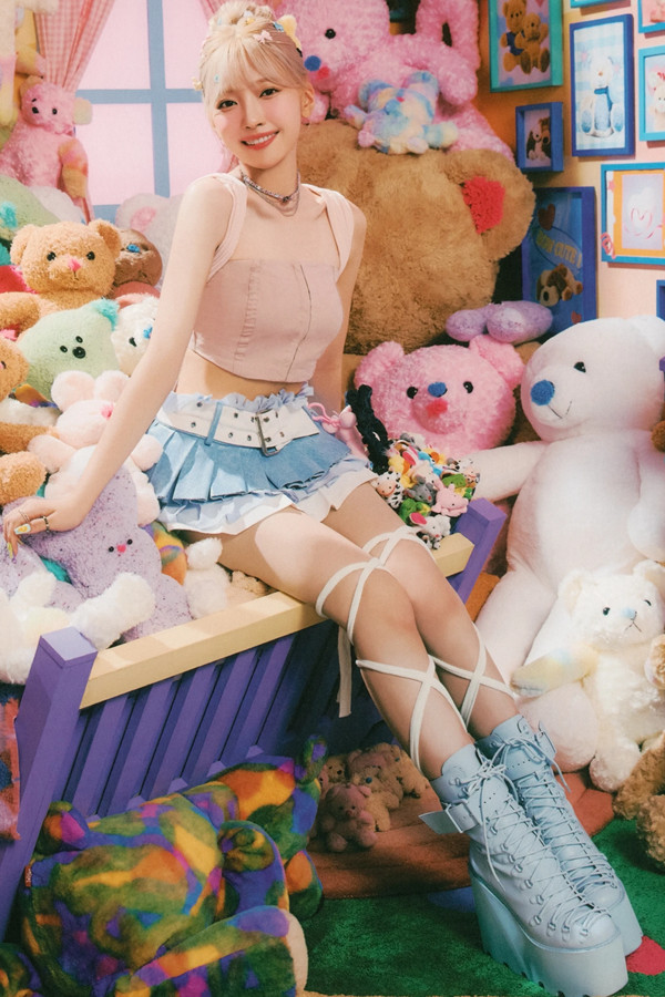 NiziU Korea Single Album Press Play-COS世界