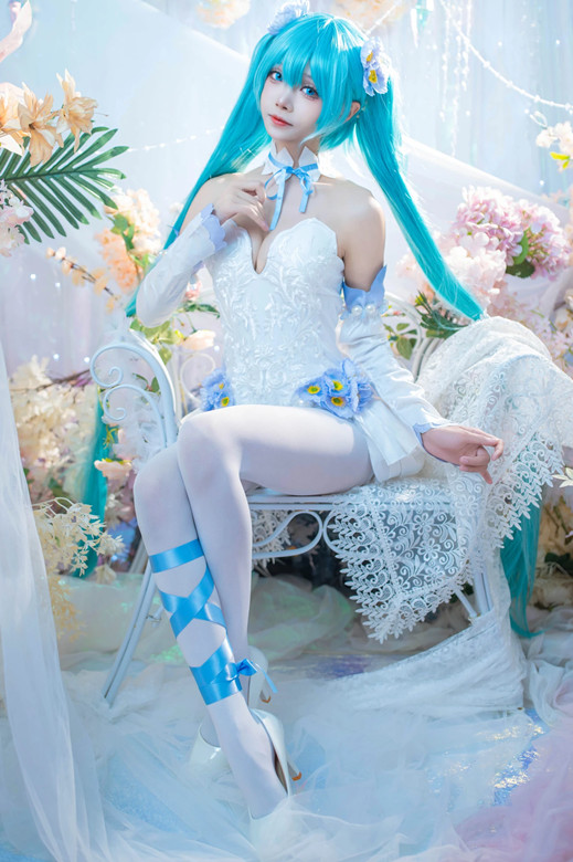 初音粉蝶花-COS世界