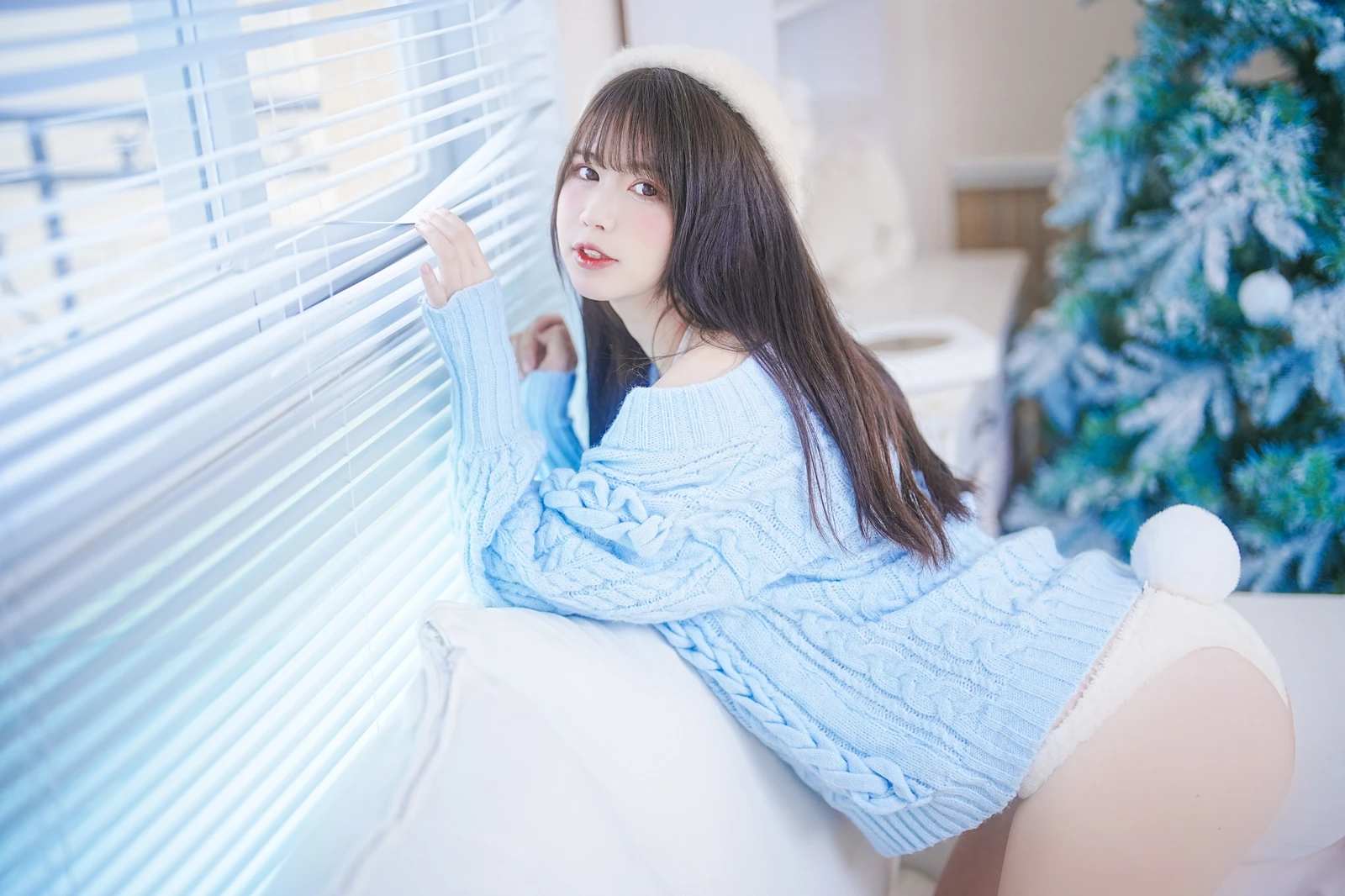 图片[2]-蓝色秋冬毛衣少女-COS世界